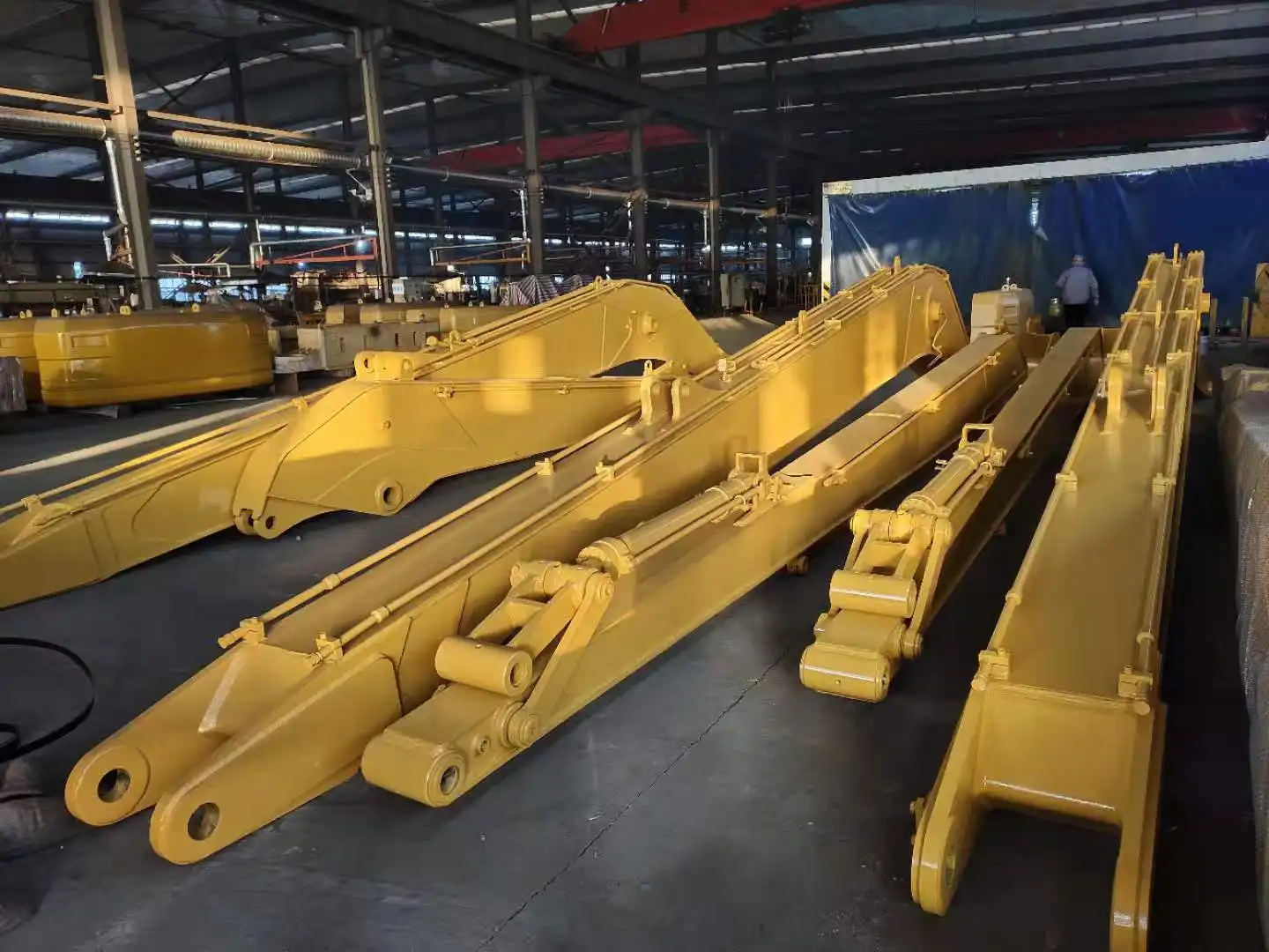 How to make the excavator extension arm？
